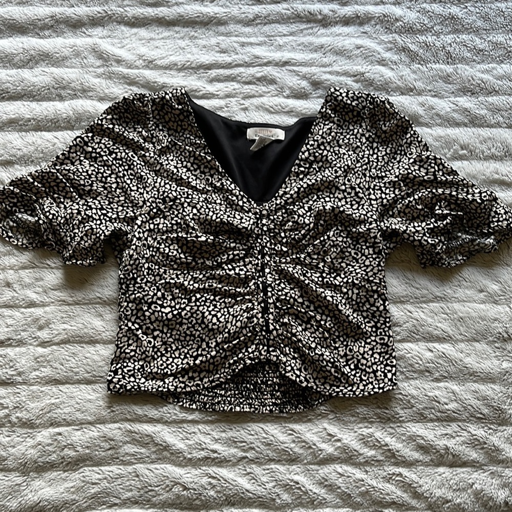 NWOT Urban Romantics Cropped Top